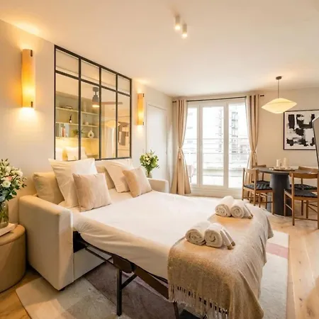 Apartmán Eiffel Tower - Exclusive Loft With Terrace Jacuzzi And Lift