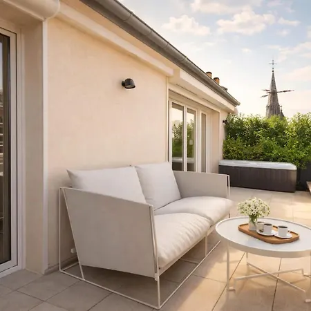 Apartmán Eiffel Tower - Exclusive Loft With Terrace Jacuzzi And Lift